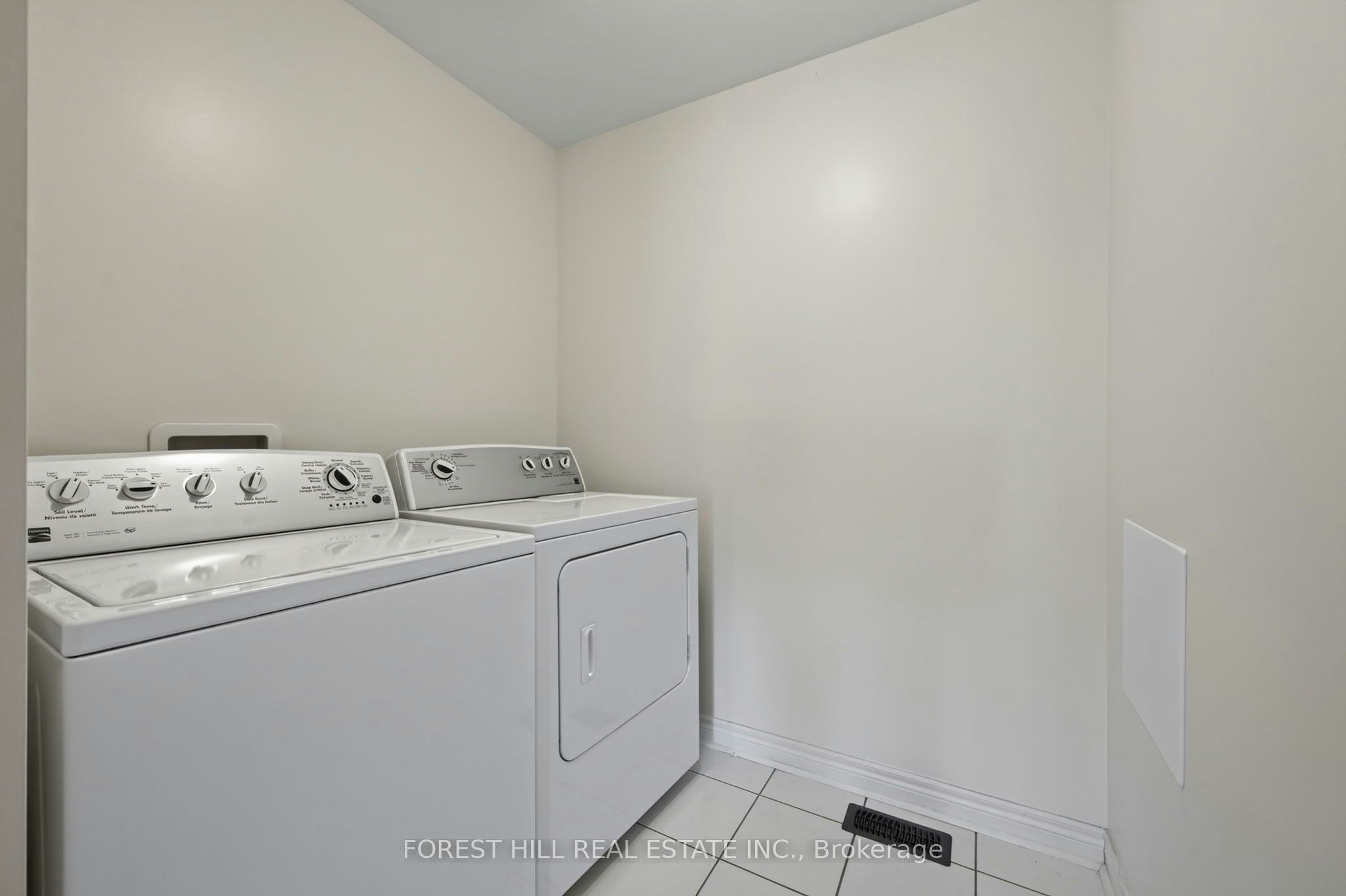 23 Cobb Street, Aurora, ON, L4G 0W9 - 26