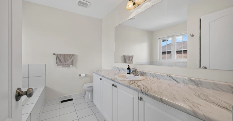 23 Cobb Street, Aurora, ON, L4G 0W9 - 19