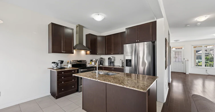 23 Cobb Street, Aurora, ON, L4G 0W9 - 11