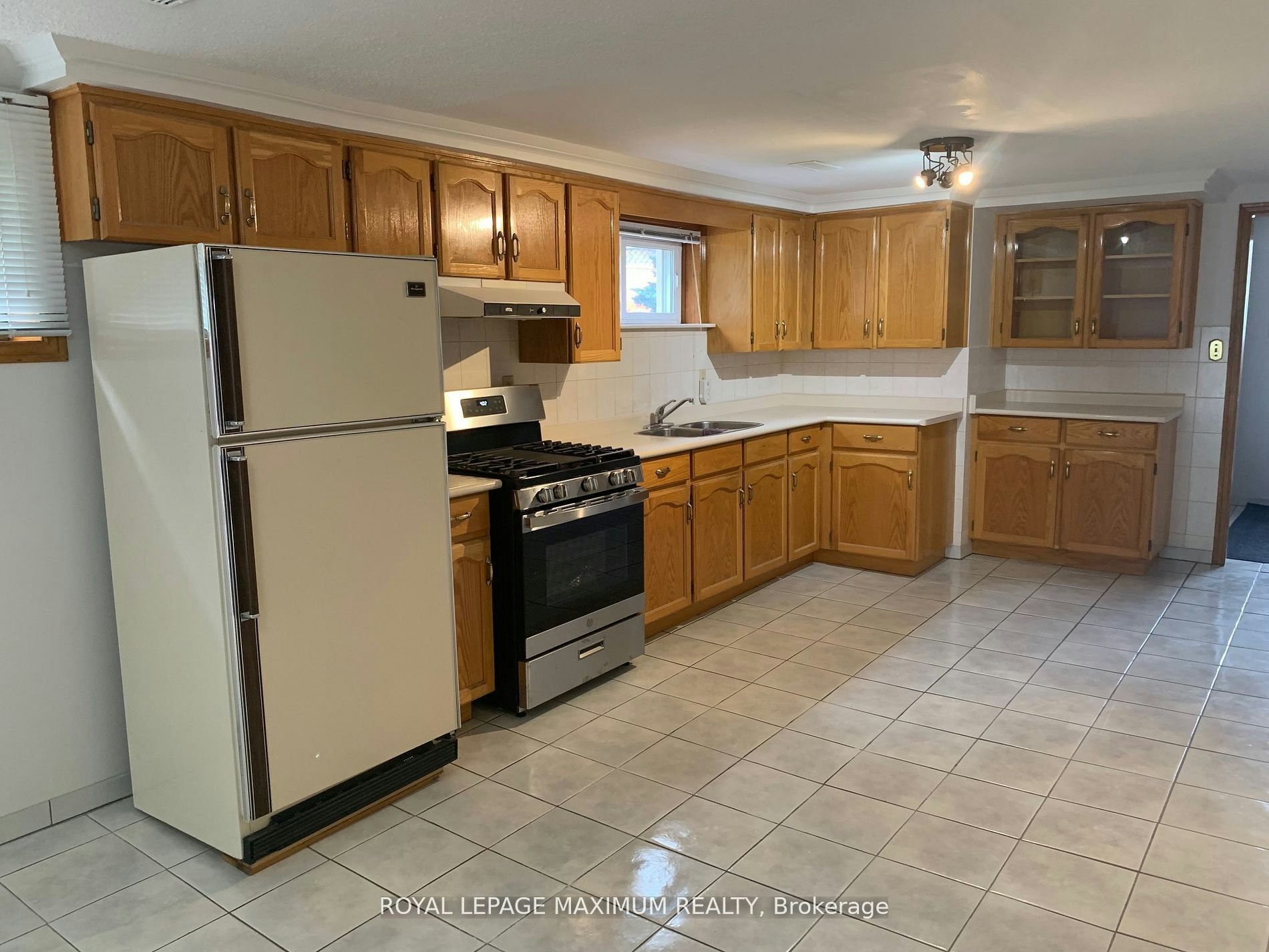 155 Rainbow Drive, Vaughan, ON, L4L 2K8 - 4