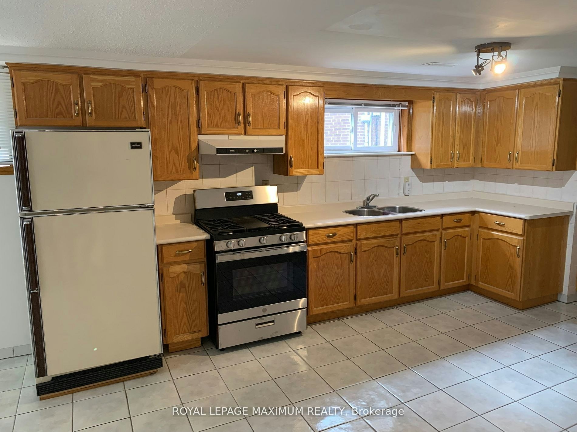 155 Rainbow Drive, Vaughan, ON, L4L 2K8 - 3
