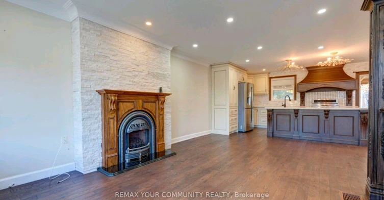 372 Dixon Boulevard, Newmarket, ON, L3Y 5C4 - 3