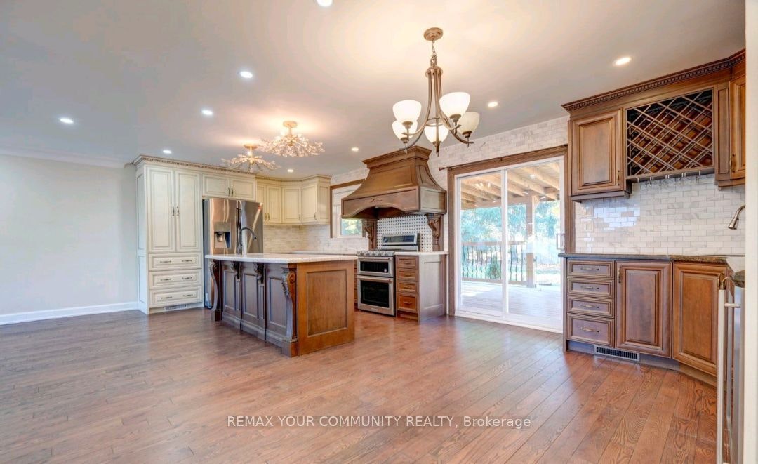 372 Dixon Boulevard, Newmarket, ON, L3Y 5C4 - 4