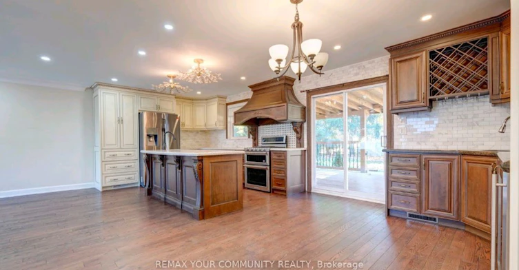 372 Dixon Boulevard, Newmarket, ON, L3Y 5C4 - 4