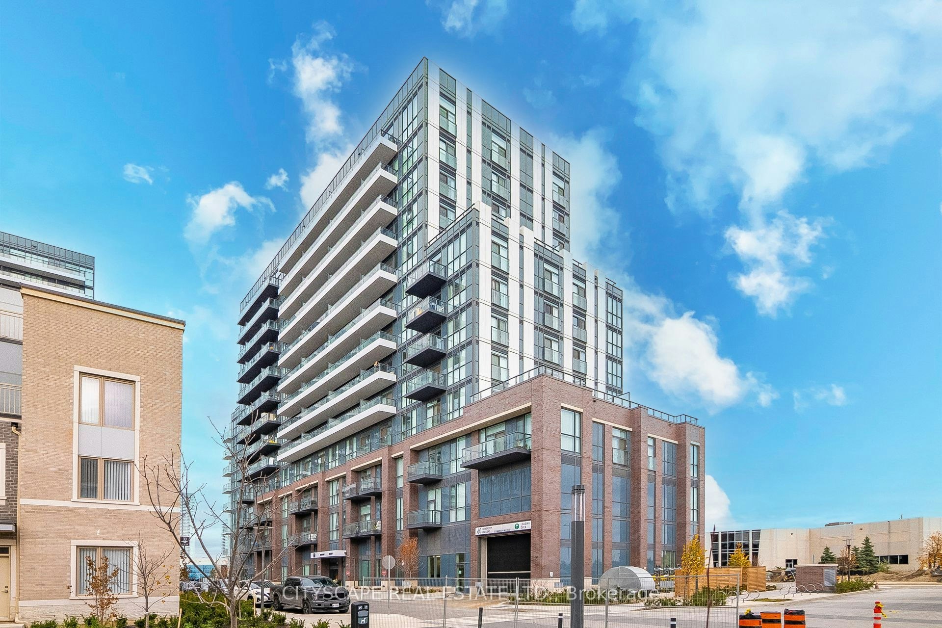 210-60 Honeycrisp Crescent, Vaughan, ON, L4K 0N5