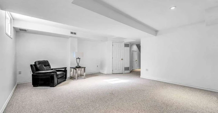 558 Legresley Lane, Newmarket, ON, L3Y 8R6 - 16