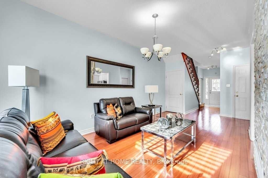558 Legresley Lane, Newmarket, ON, L3Y 8R6 - 6