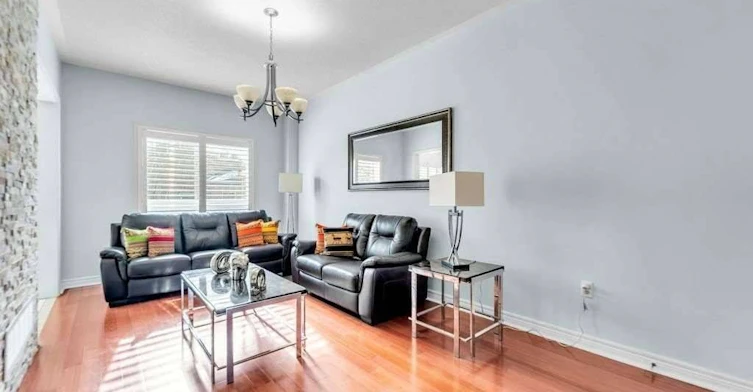 558 Legresley Lane, Newmarket, ON, L3Y 8R6 - 2