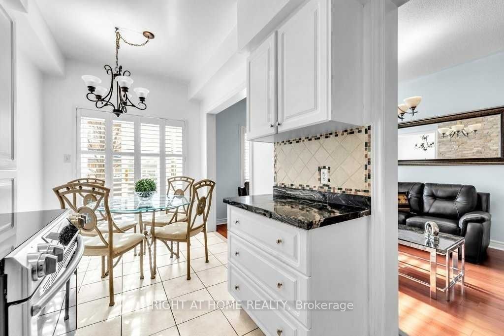 558 Legresley Lane, Newmarket, ON, L3Y 8R6 - 4