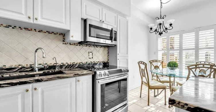 558 Legresley Lane, Newmarket, ON, L3Y 8R6 - 5