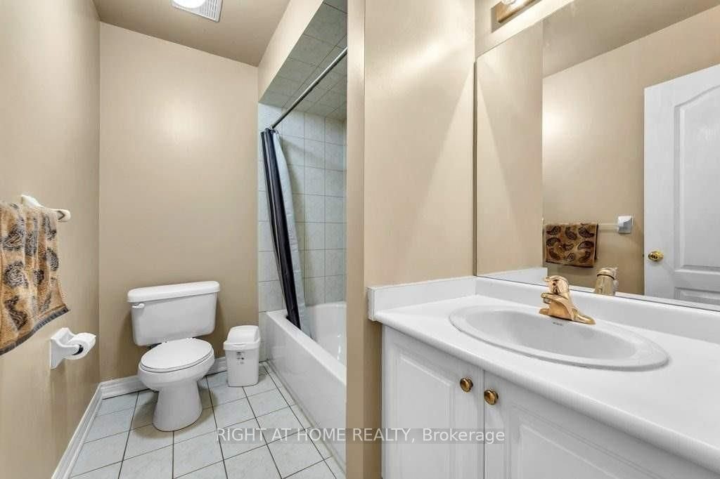 558 Legresley Lane, Newmarket, ON, L3Y 8R6 - 14
