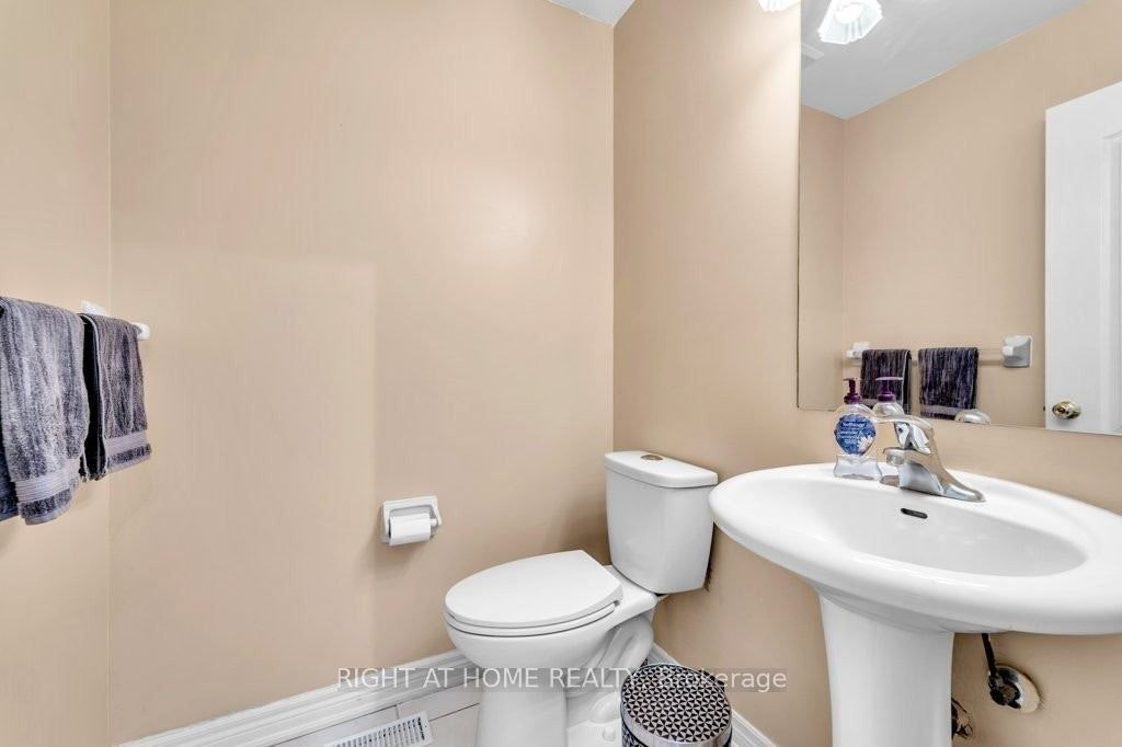 558 Legresley Lane, Newmarket, ON, L3Y 8R6 - 8