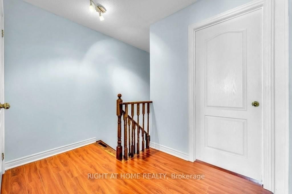 558 Legresley Lane, Newmarket, ON, L3Y 8R6 - 9