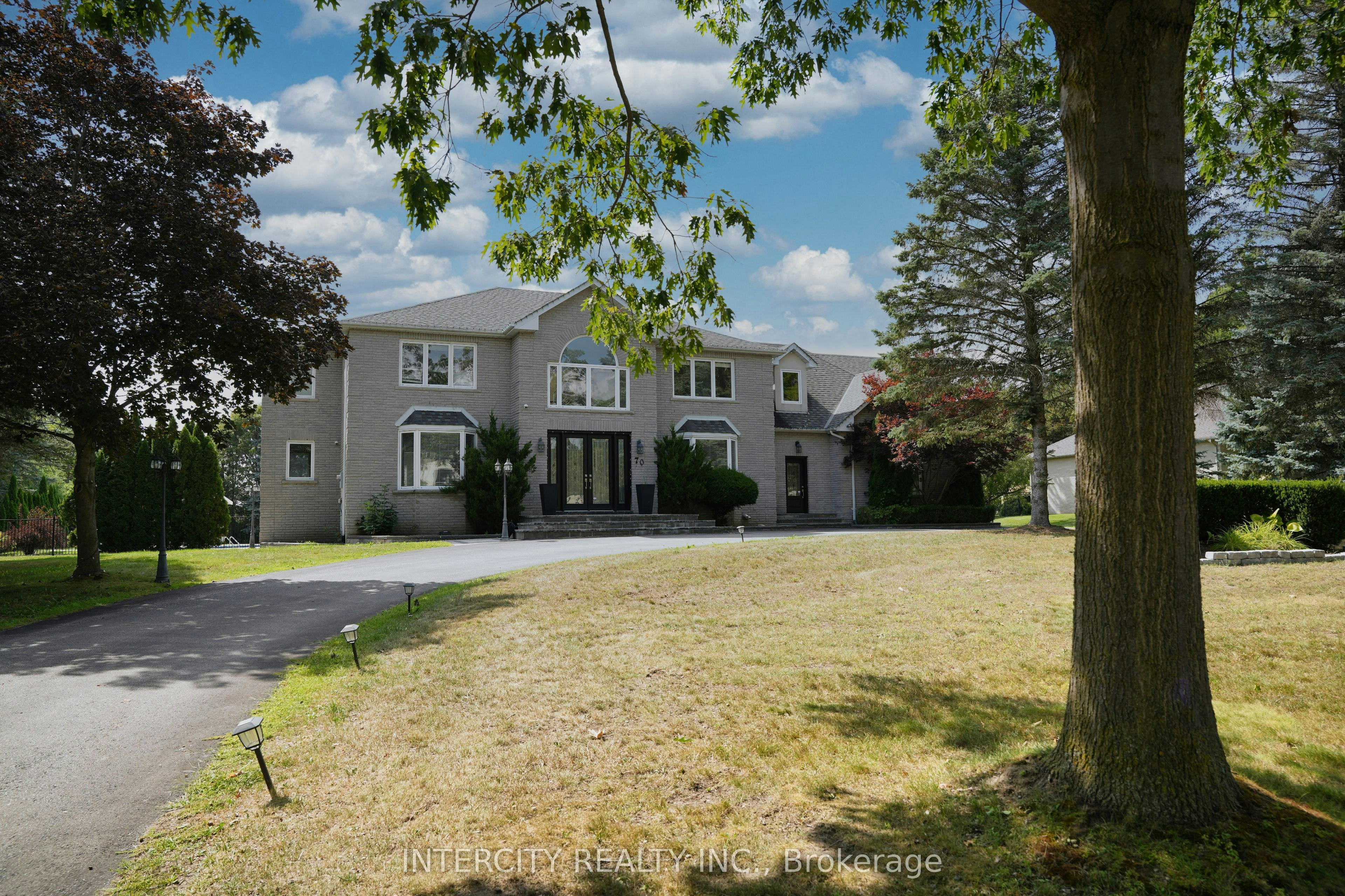 70 Belsite Court, Vaughan, ON, L0J 1C0 - 2