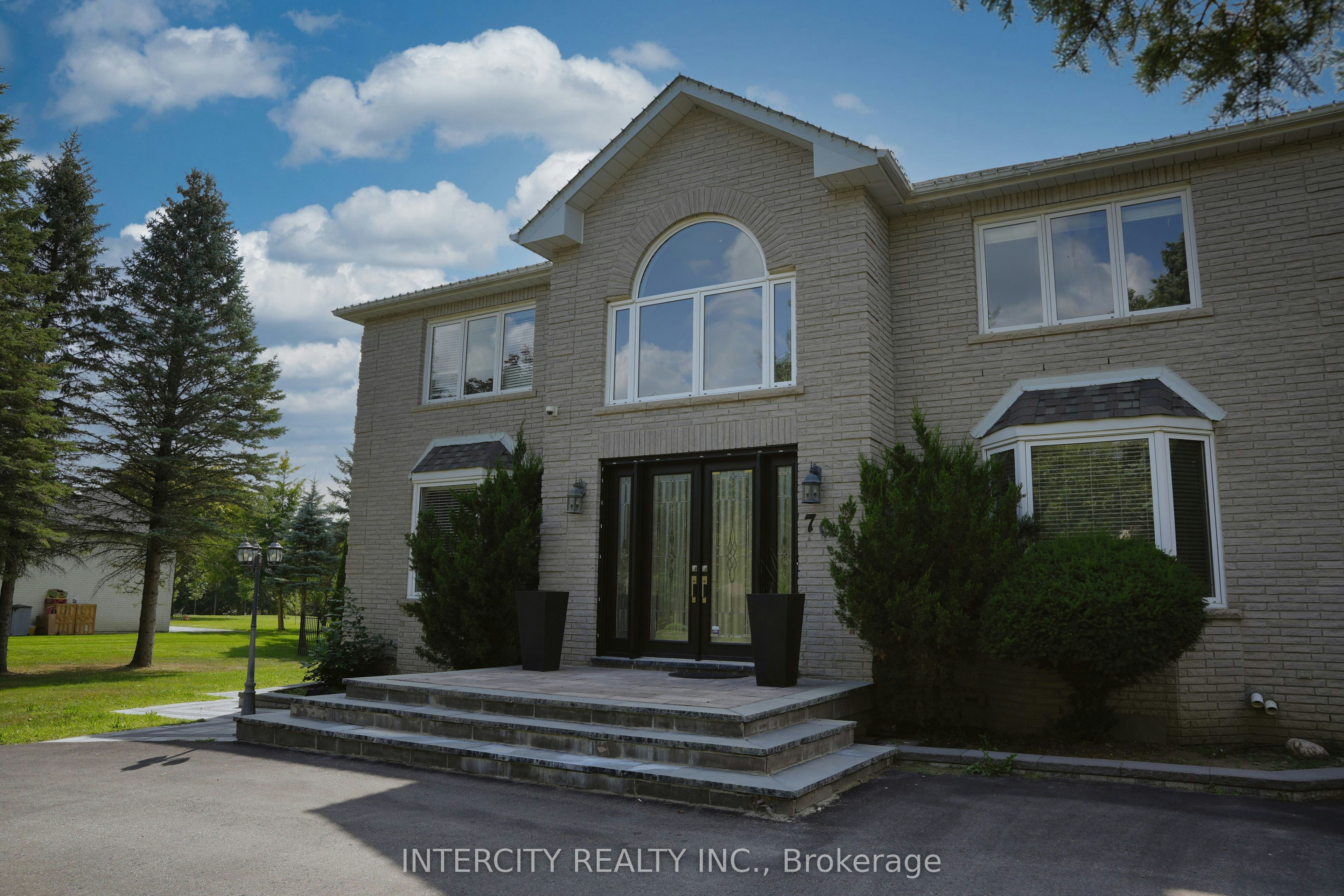 70 Belsite Court, Vaughan, ON, L0J 1C0 - 4