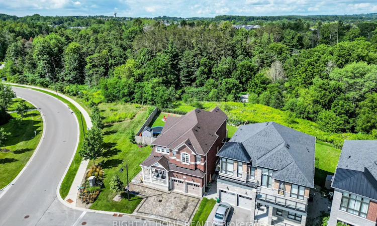 2 Cottonwood Hollow Court