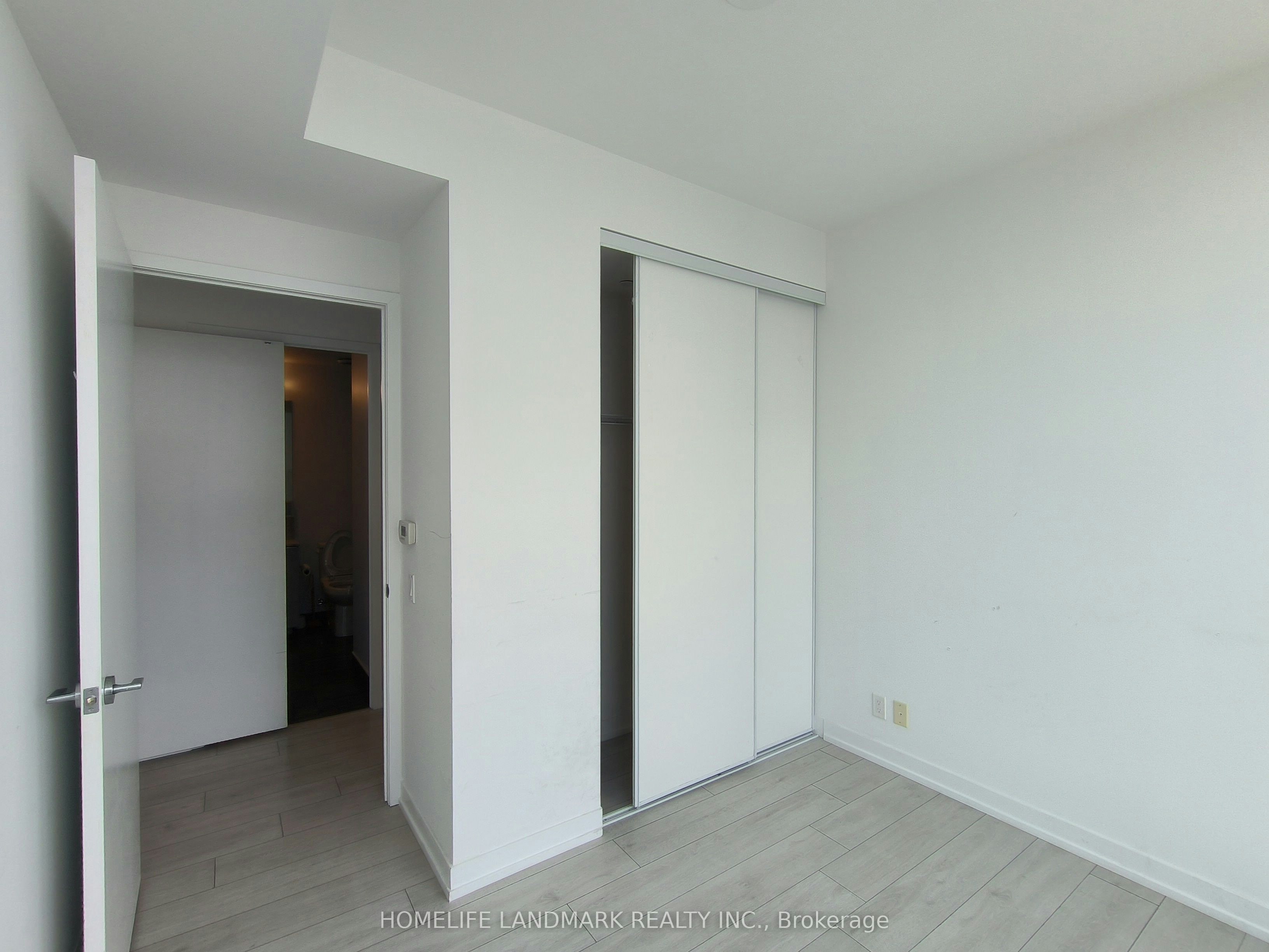 5803-898 Portage Parkway, Vaughan, ON, L4K 0J6 - 5