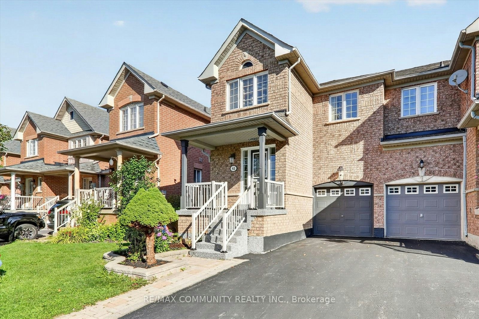 82 Burgess Crescent, Newmarket, ON, L3X 2T8