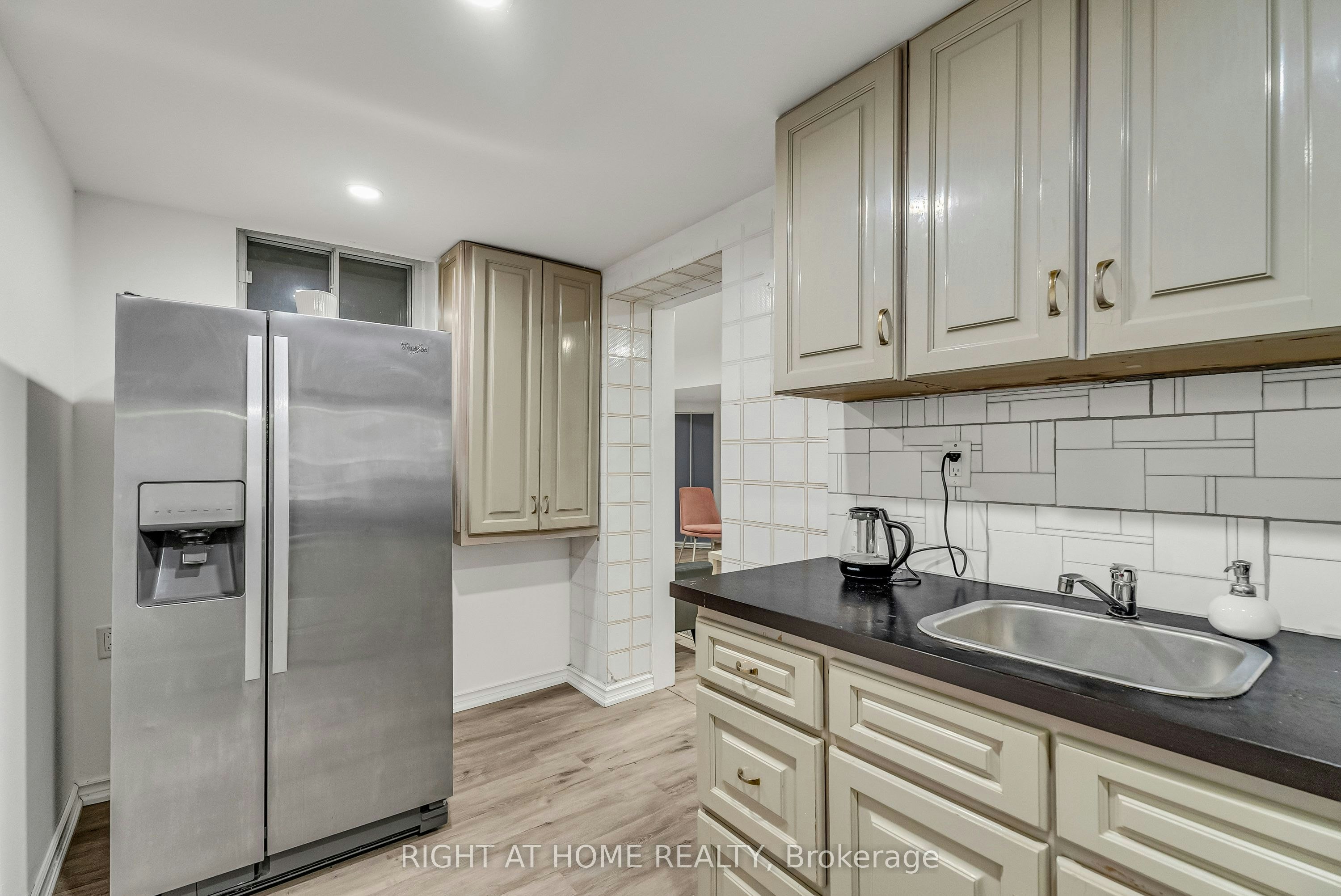 Lower level-373 Firglen Ridge, Vaughan, ON, L4L 1N6 - 2