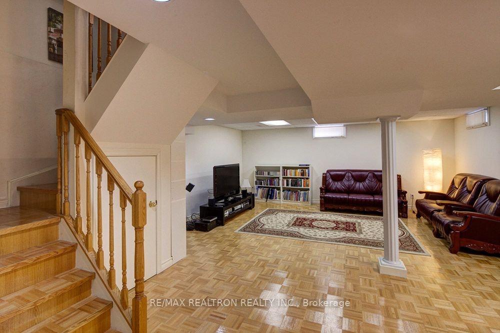 29 Futura Avenue, Richmond Hill, ON, L4S 1S8 - 13