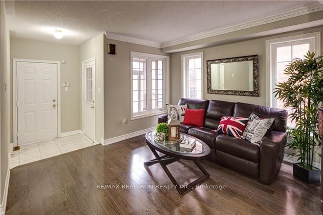 29 Futura Avenue, Richmond Hill, ON, L4S 1S8 - 2