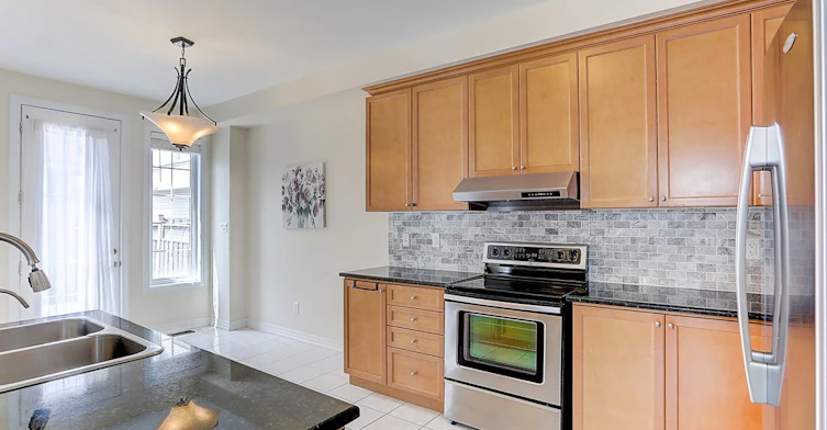 10 Paper Birch Drive, Markham, ON, L6B 0T4 - 10