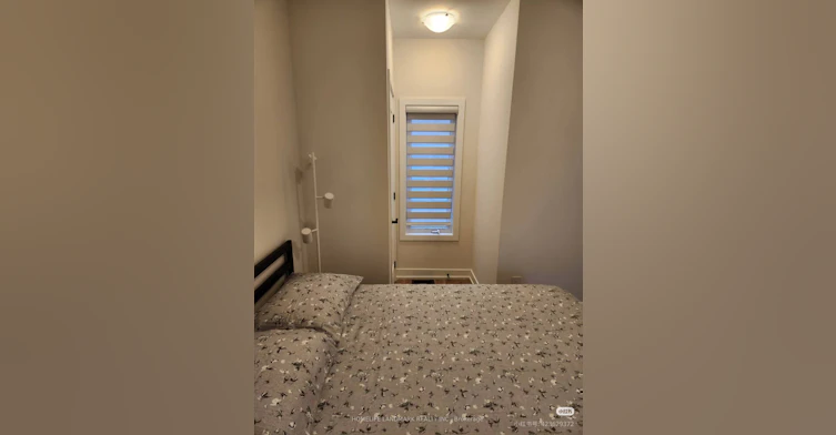 Coach H-9416 Bayview Avenue, Richmond Hill, ON, L4C 5G9 - 3