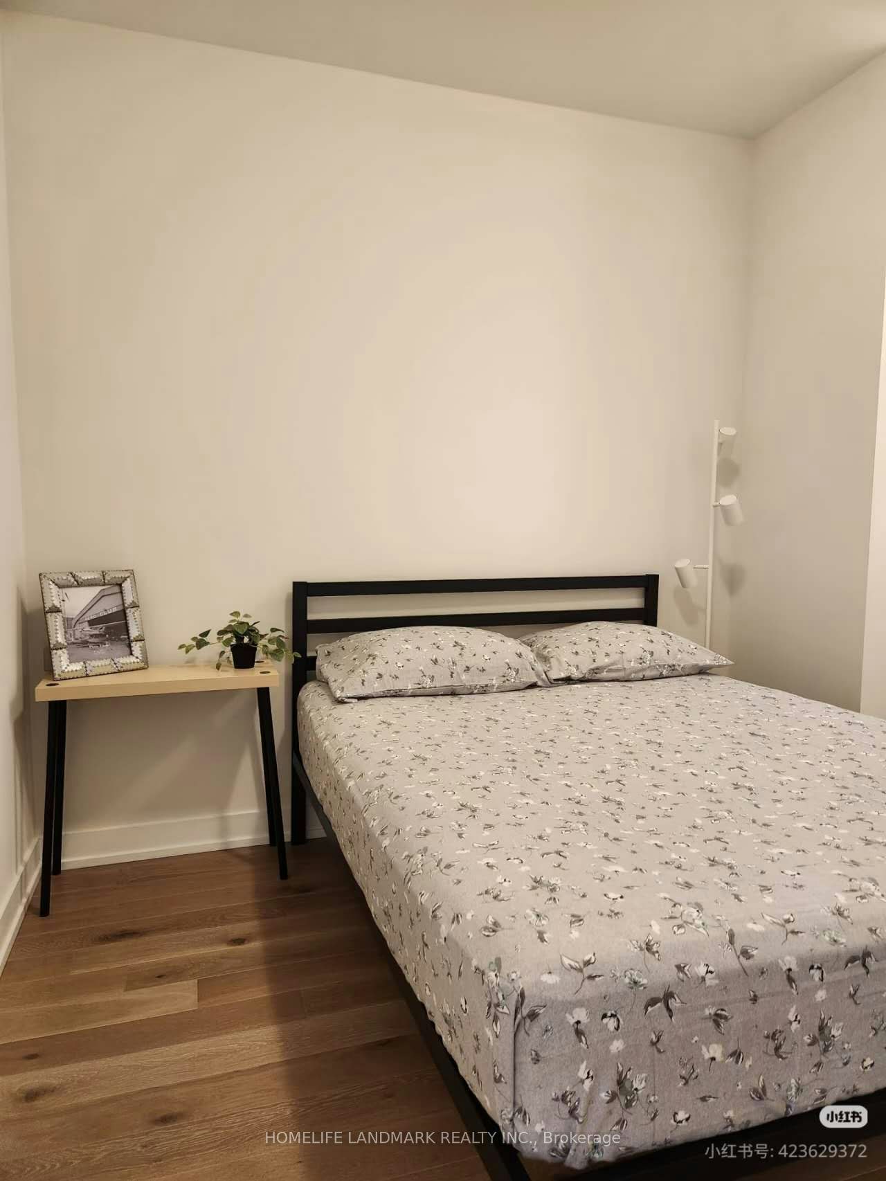 Coach H-9416 Bayview Avenue, Richmond Hill, ON, L4C 5G9 - 2