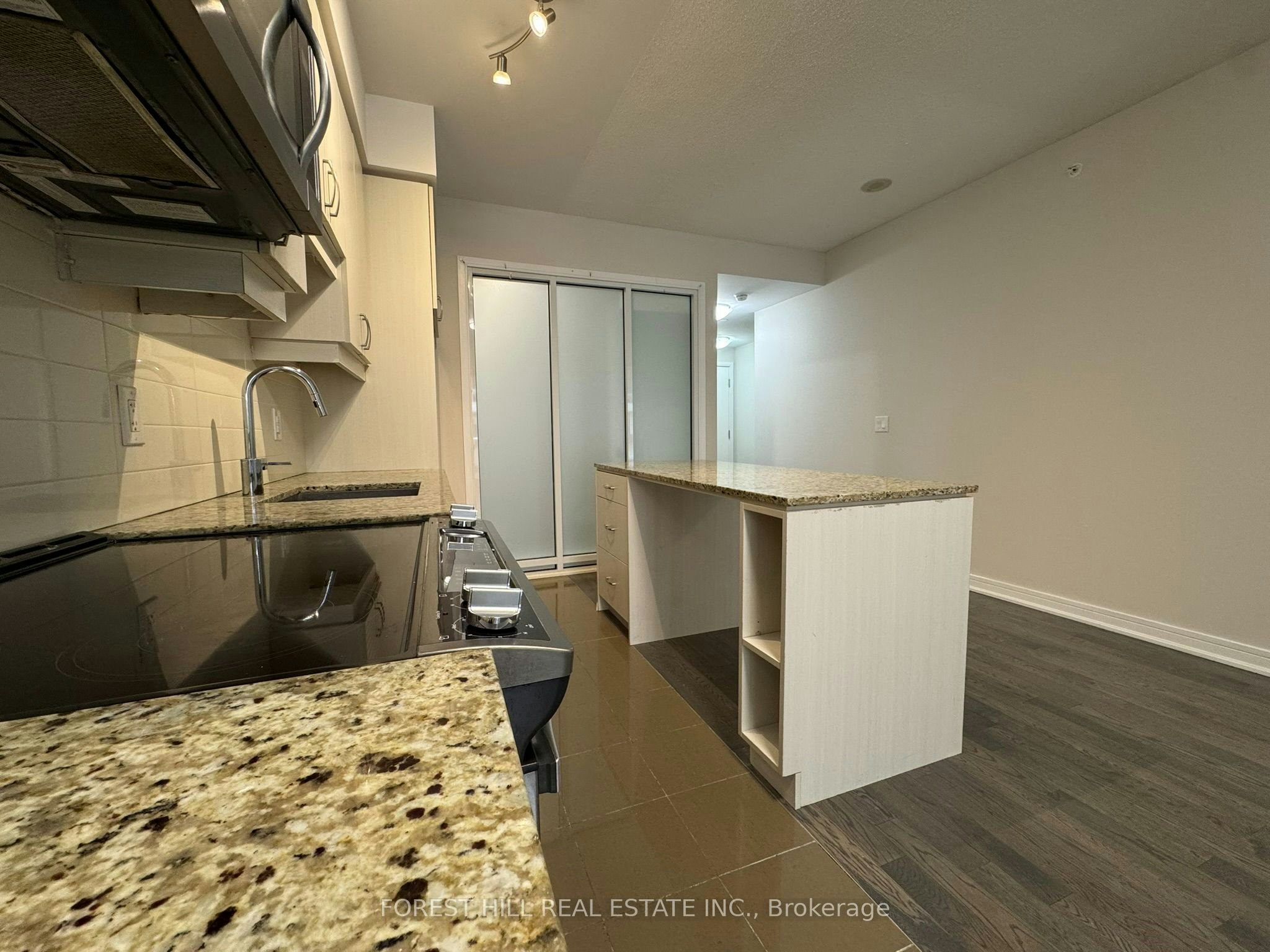 NW 208-9201 Yonge Street, Richmond Hill, ON, L4C 1H9 - 6