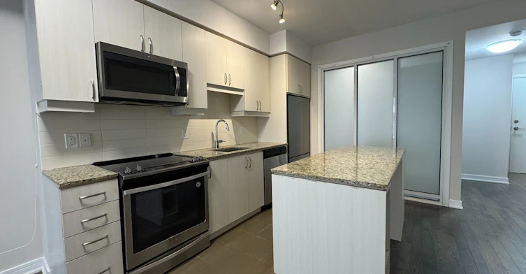 NW 208-9201 Yonge Street, Richmond Hill, ON, L4C 1H9 - 2