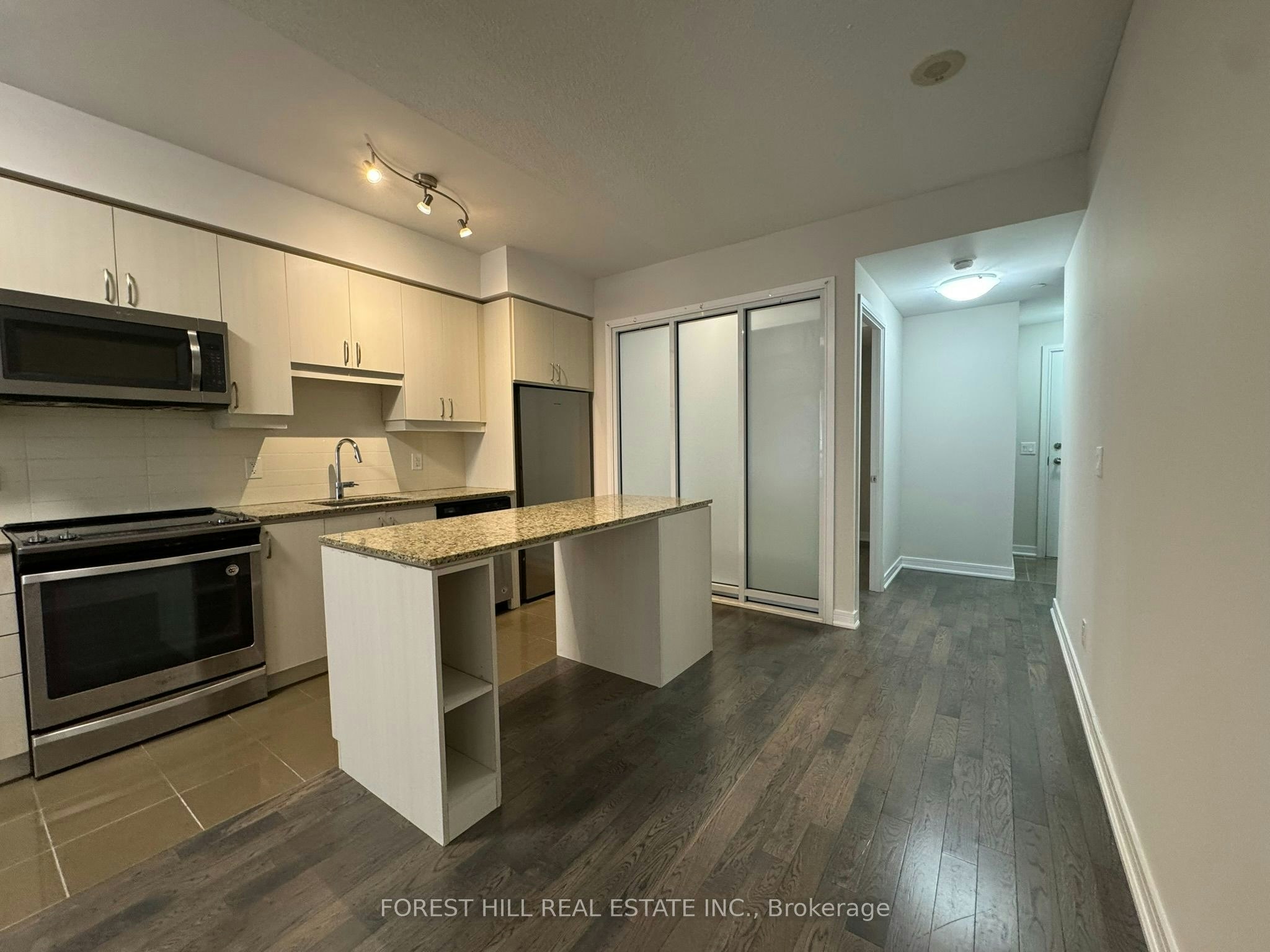 NW 208-9201 Yonge Street, Richmond Hill, ON, L4C 1H9 - 4