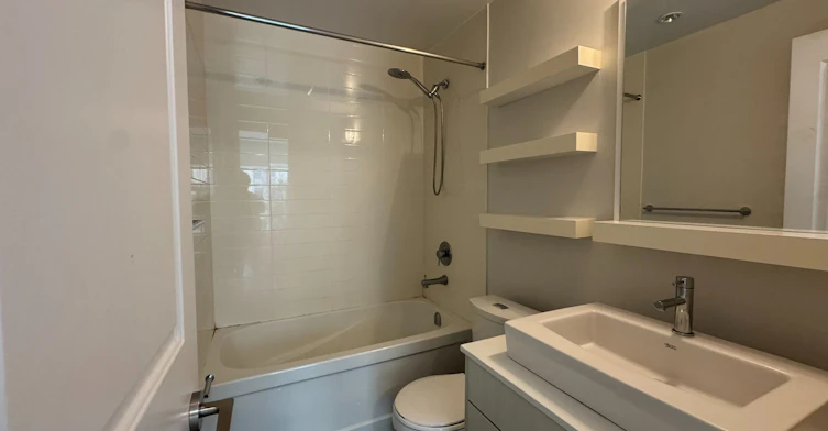 NW 208-9201 Yonge Street, Richmond Hill, ON, L4C 1H9 - 11