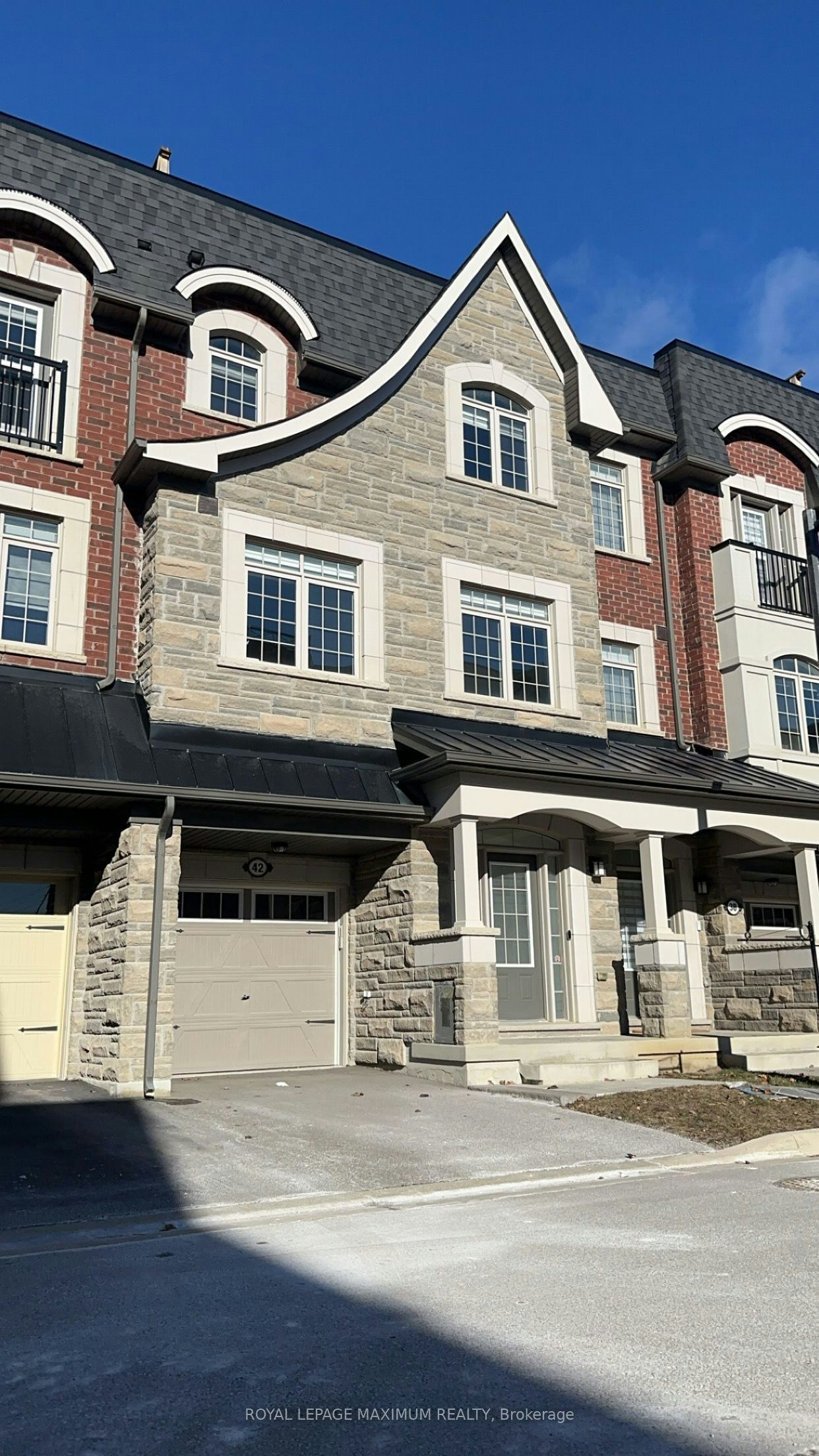 42 Ingleside Street, Vaughan, ON, L4L 0H9