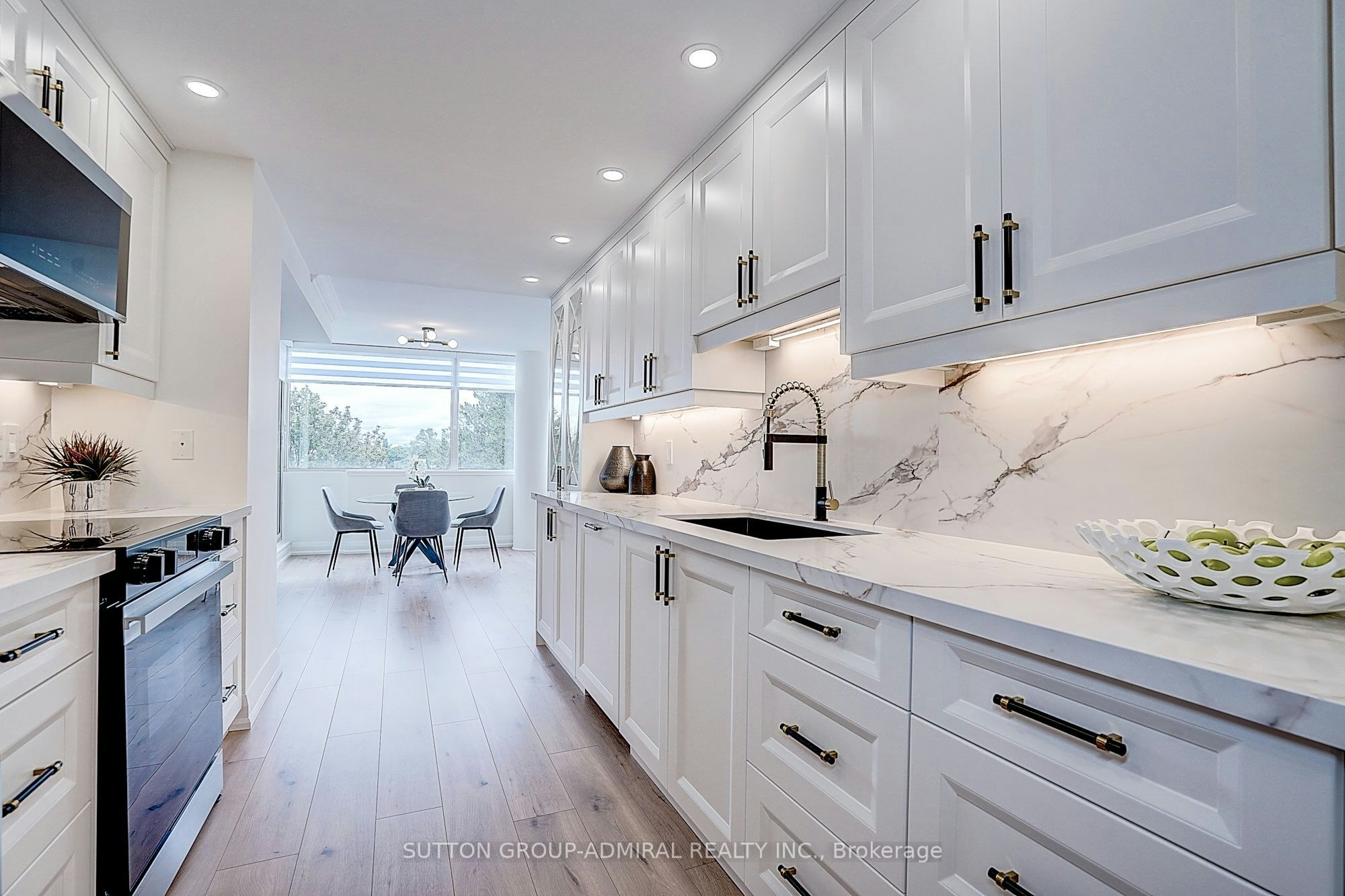 417-20 Harding Boulevard W, Richmond Hill, ON, L4C 9S4