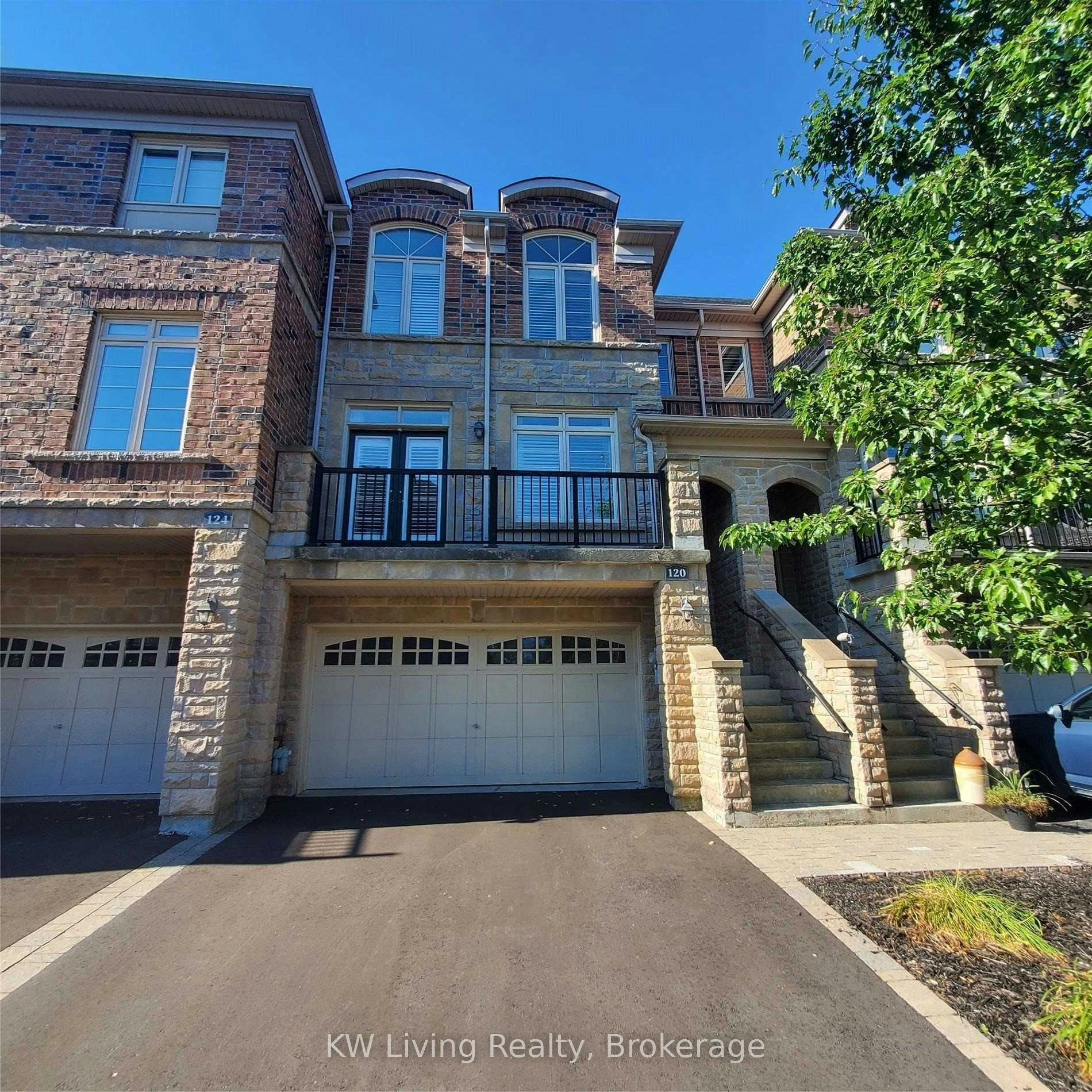 120 Chapman Court, Aurora, ON, L4G 0E2