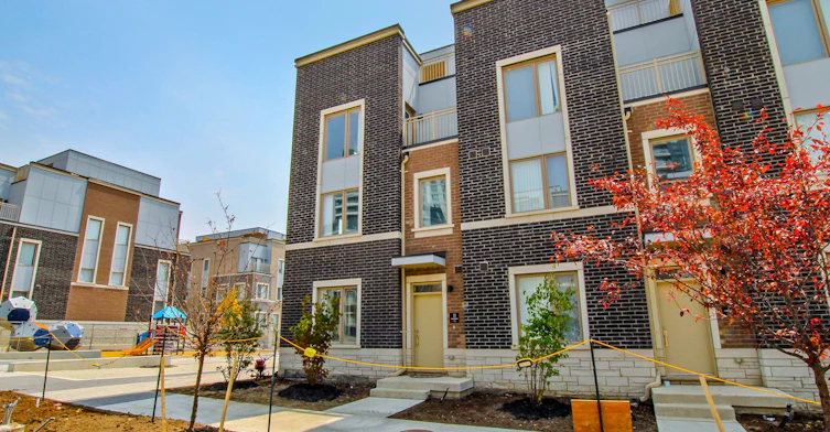 TH127-11 Almond Blossom Mews, Vaughan, ON, L4K 0N7