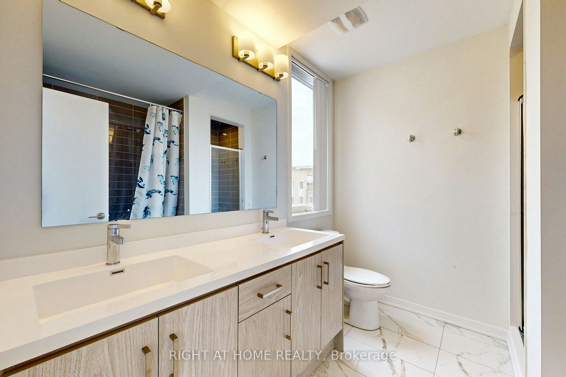 TH127-11 Almond Blossom Mews, Vaughan, ON, L4K 0N7 - 29