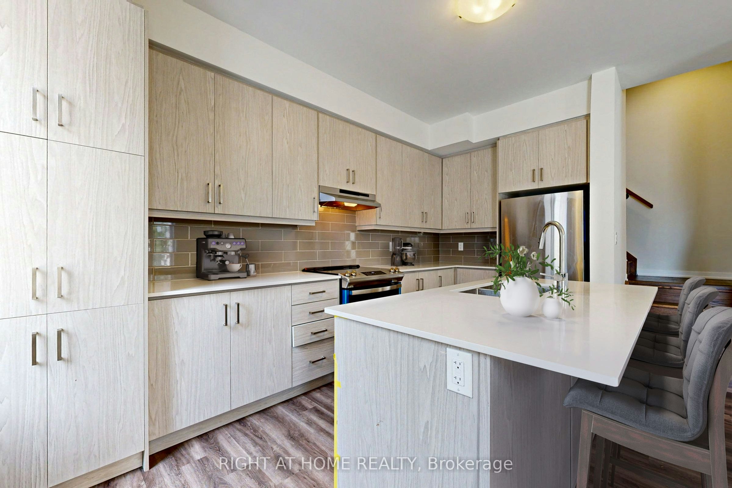 TH127-11 Almond Blossom Mews, Vaughan, ON, L4K 0N7 - 10