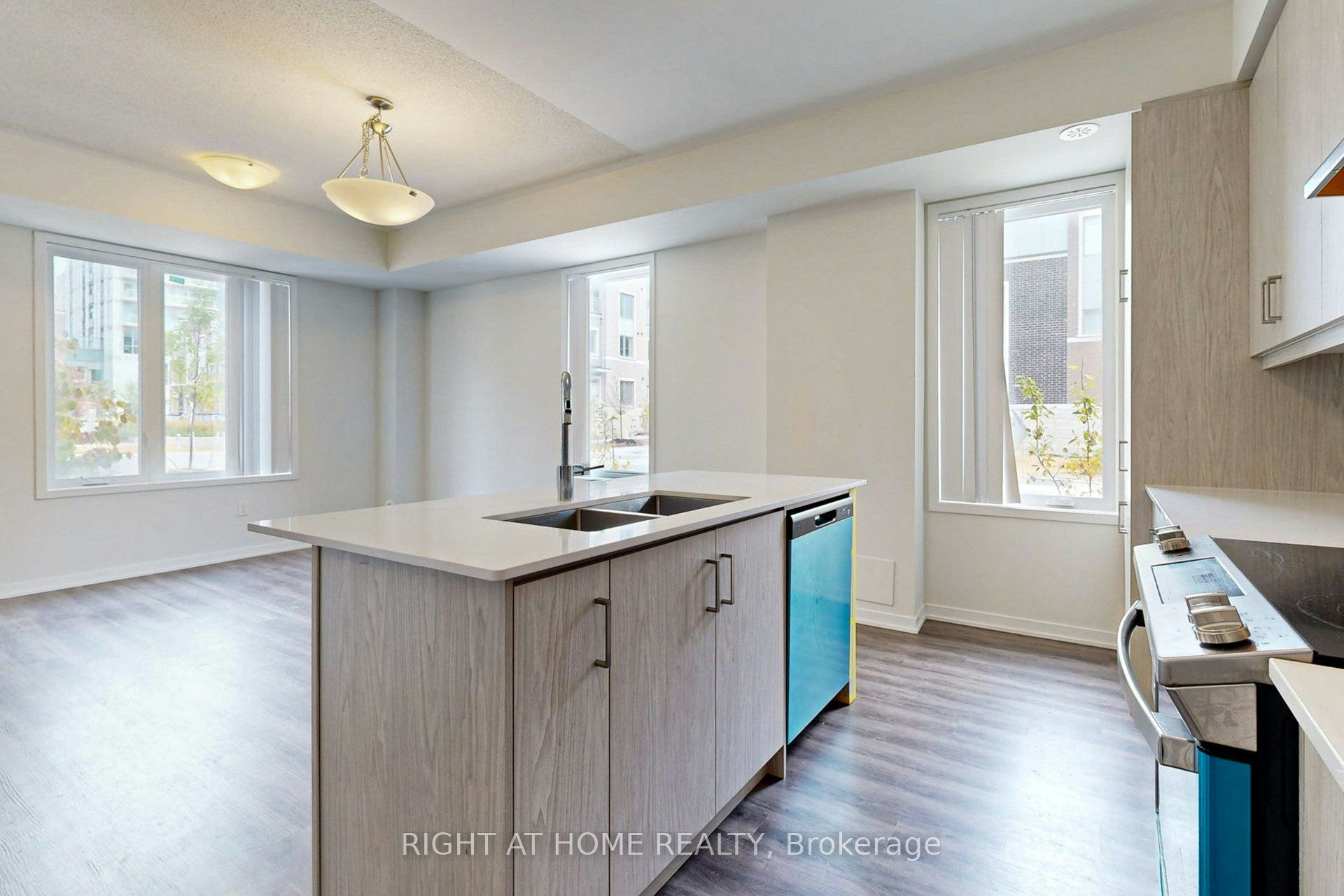 TH127-11 Almond Blossom Mews, Vaughan, ON, L4K 0N7 - 9