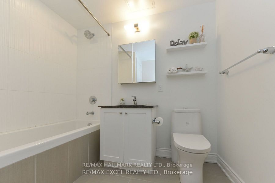 1011-9618 Yonge Street, Richmond Hill, ON, L4C 0X5 - 9