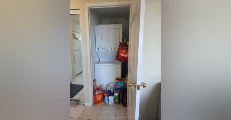 PH210-1 Emerald Lane, Vaughan, ON, L4J 8N2 - 17