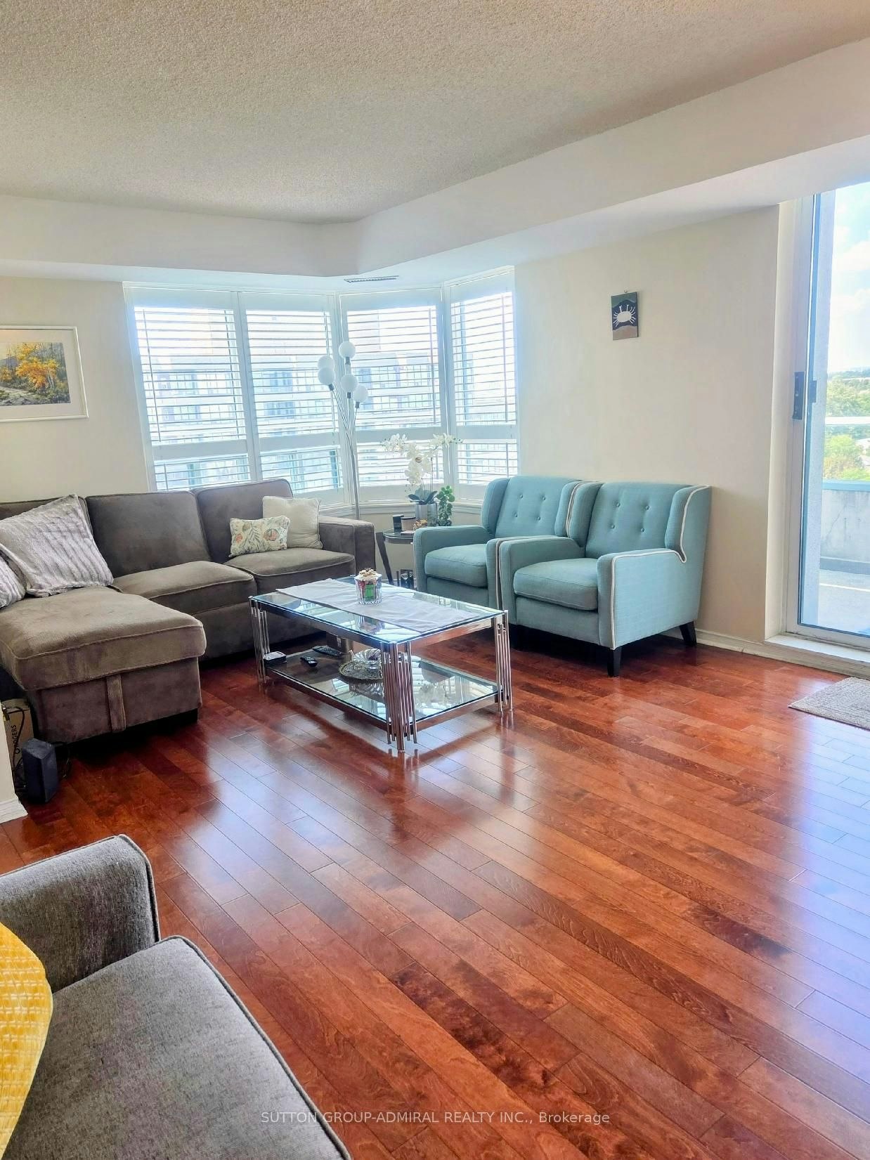 PH210-1 Emerald Lane, Vaughan, ON, L4J 8N2