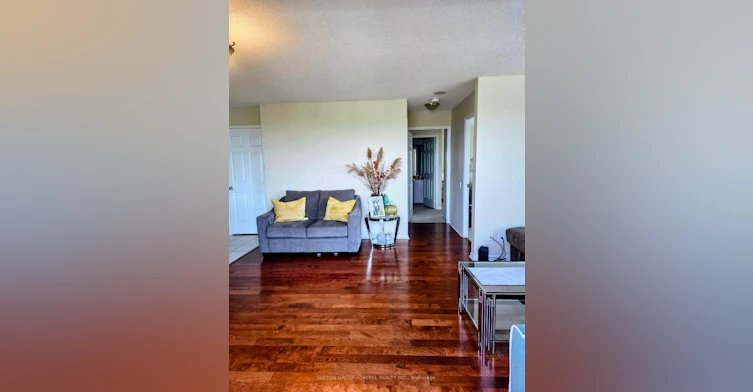 PH210-1 Emerald Lane, Vaughan, ON, L4J 8N2 - 2