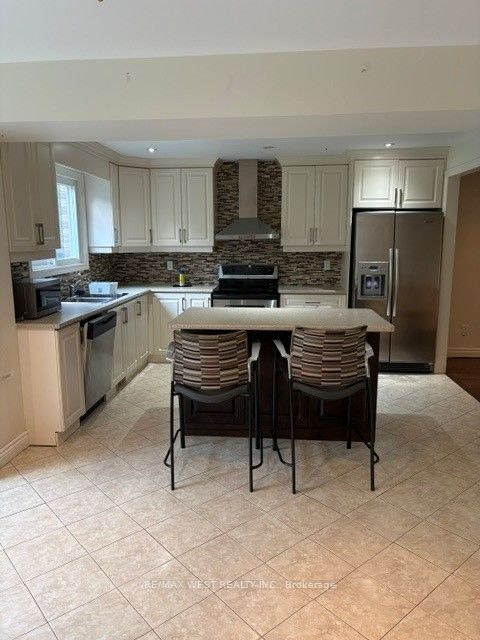 10 Testa Street, East Gwillimbury, ON, L0L 1R0