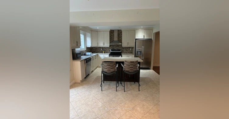 10 Testa Street, East Gwillimbury, ON, L0L 1R0