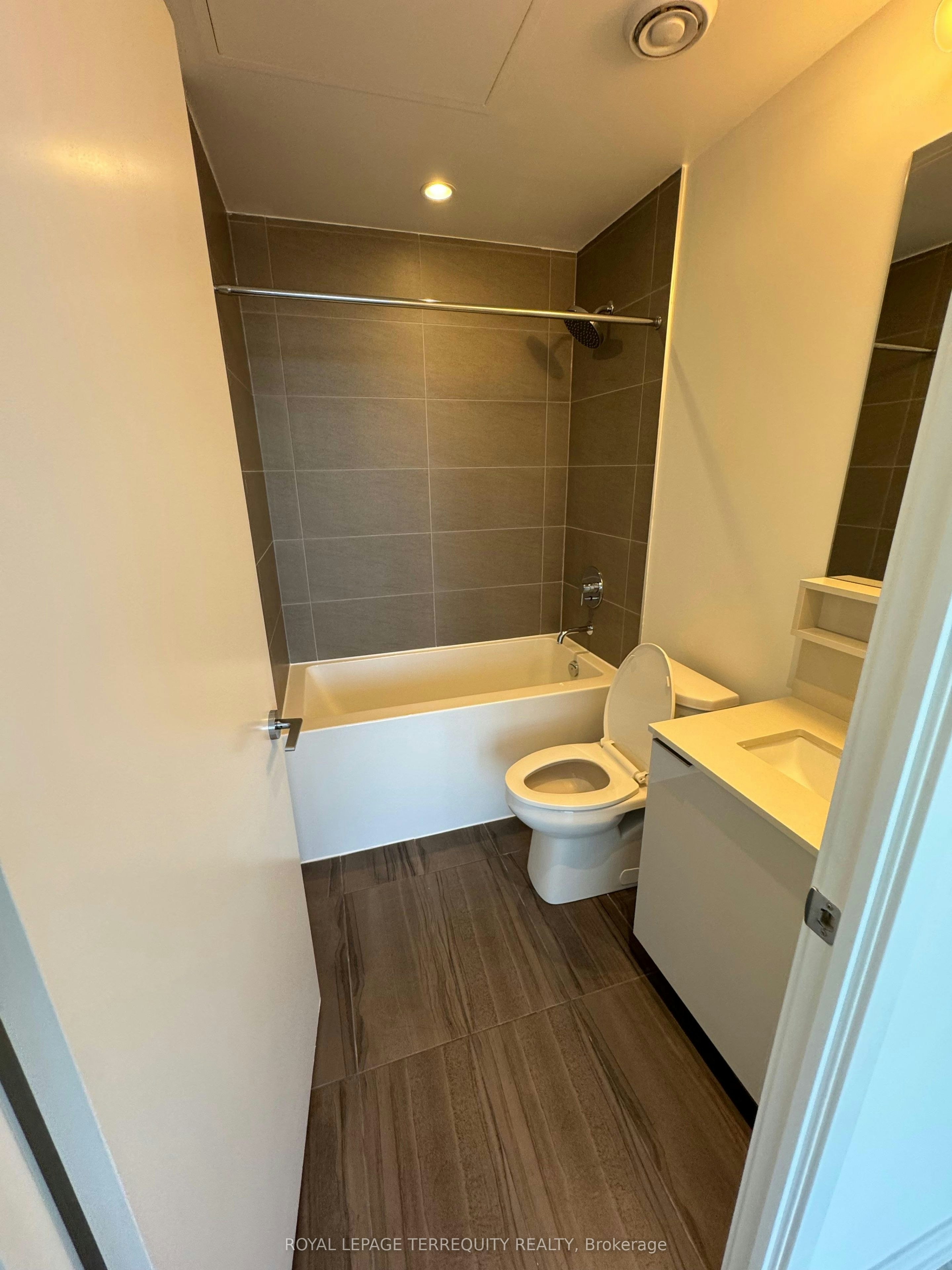 5215-950 Portage Parkway, Vaughan, ON, L4K 0J7 - 14