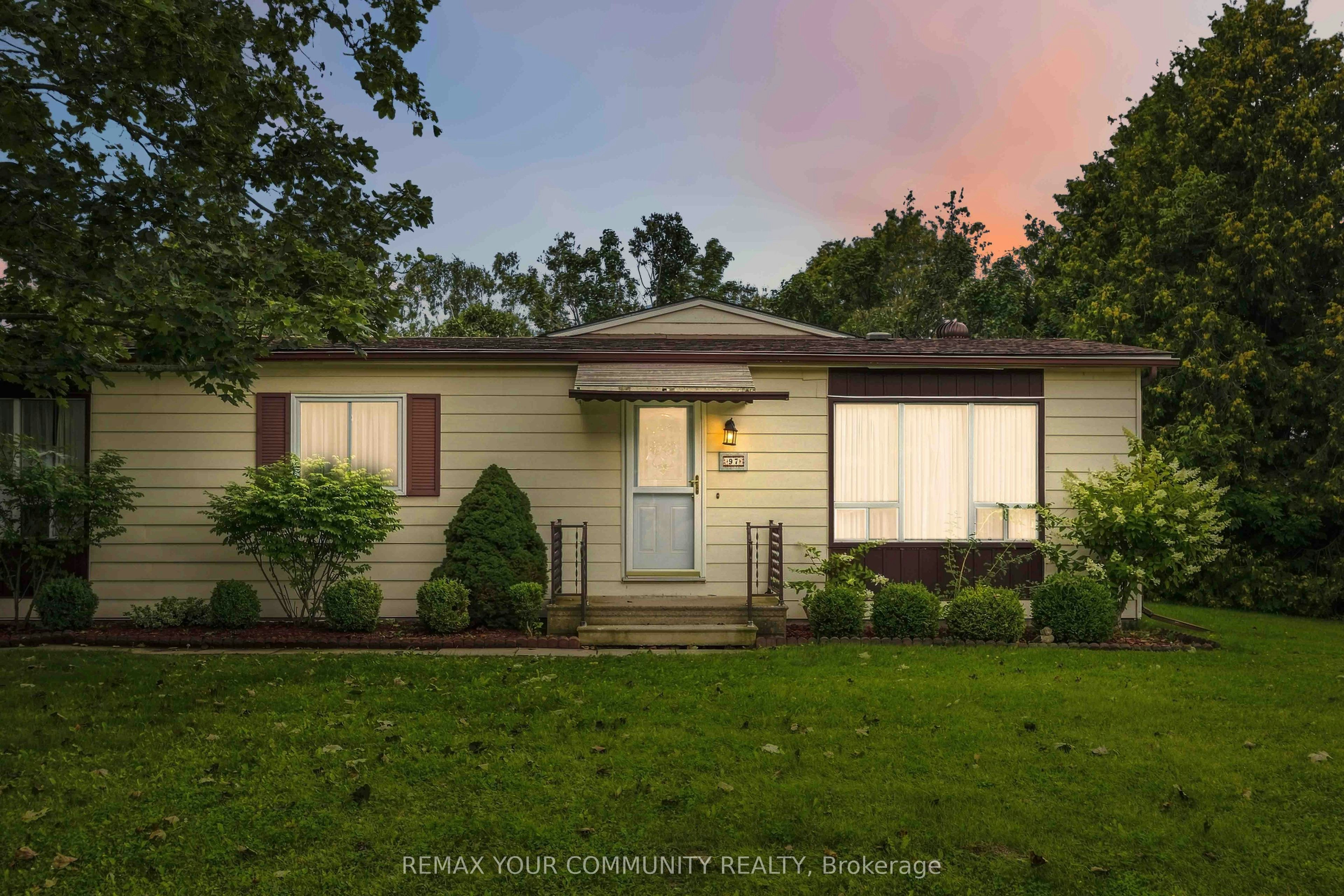 97 Damsel Circle, Georgina, ON, L0E 1R0