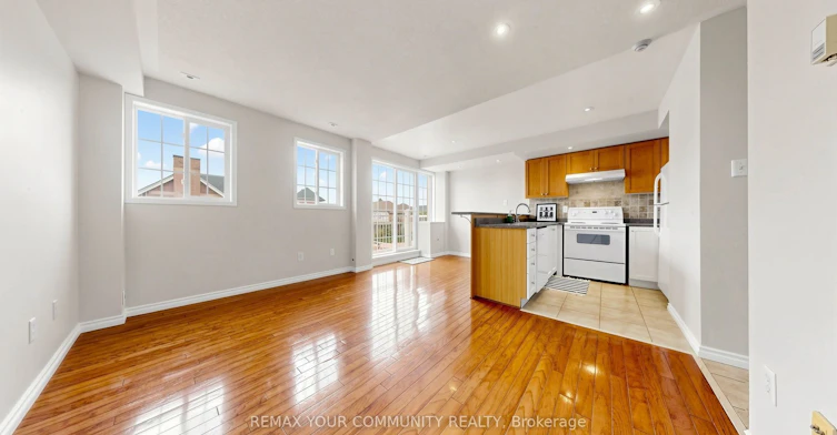 D210-116 Cornell Park Avenue, Markham, ON, L6B 1B6 - 3