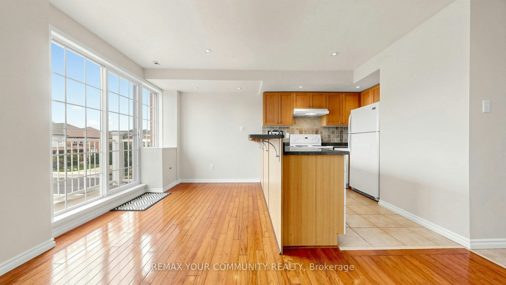 D210-116 Cornell Park Avenue, Markham, ON, L6B 1B6 - 6