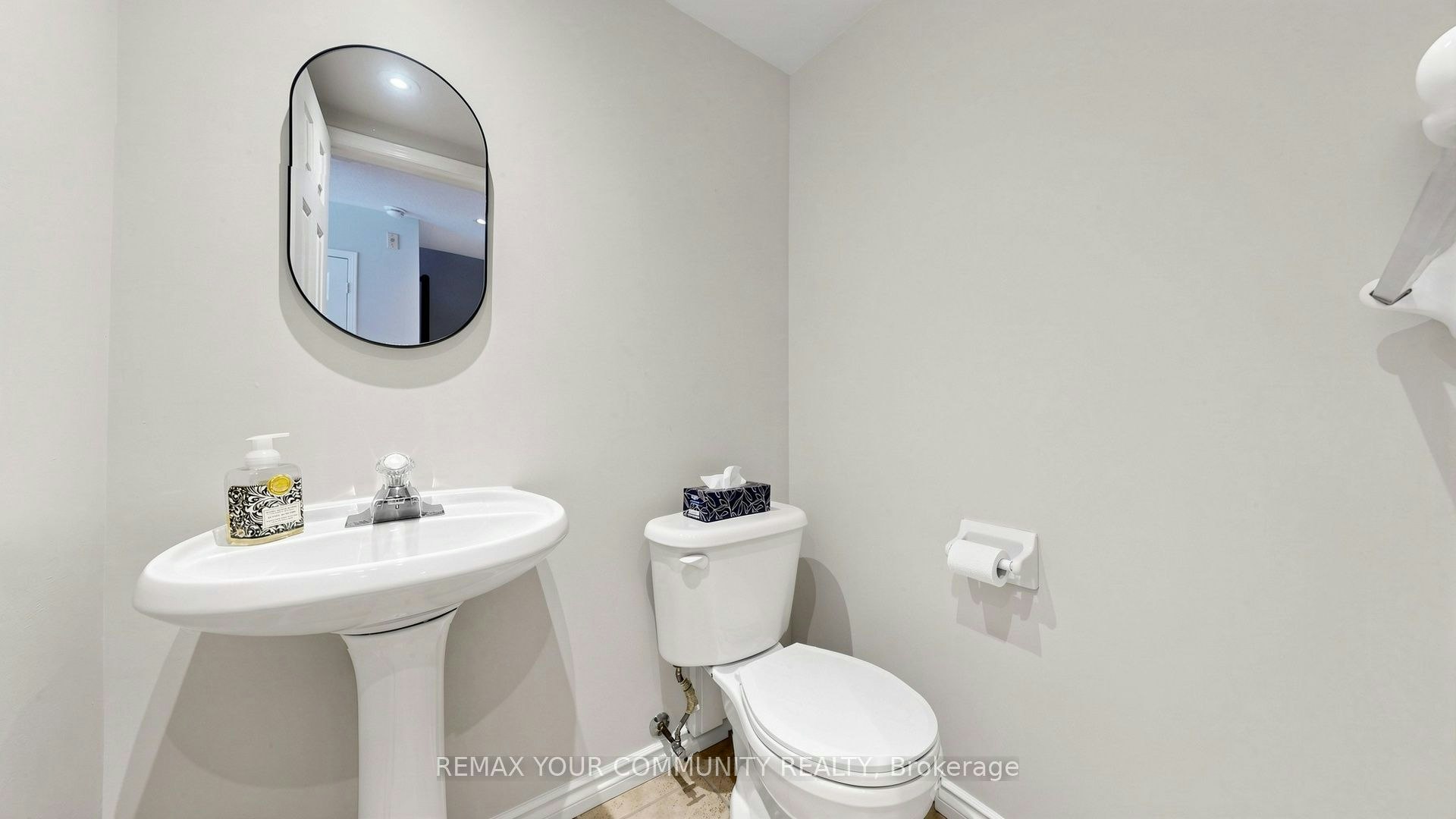 D210-116 Cornell Park Avenue, Markham, ON, L6B 1B6 - 10